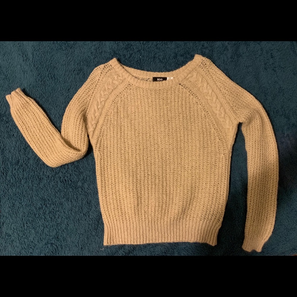 Women’s medium BDG beige knitted sweater
